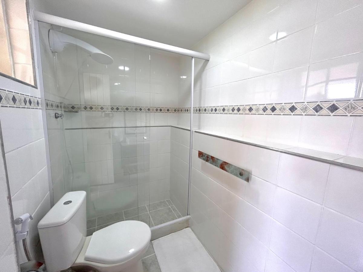 Twin Room Private External Bathroom